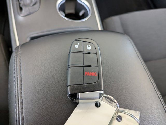 Used 2020 Dodge Durango SXT w/ 3rd Row Seating Group image 28