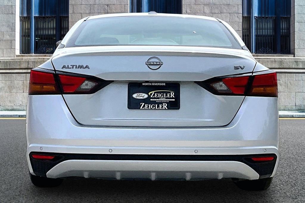Used 2024 Nissan Altima 2.5 SV FWD image 4