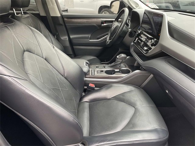 Used 2022 Toyota Highlander Platinum image 35