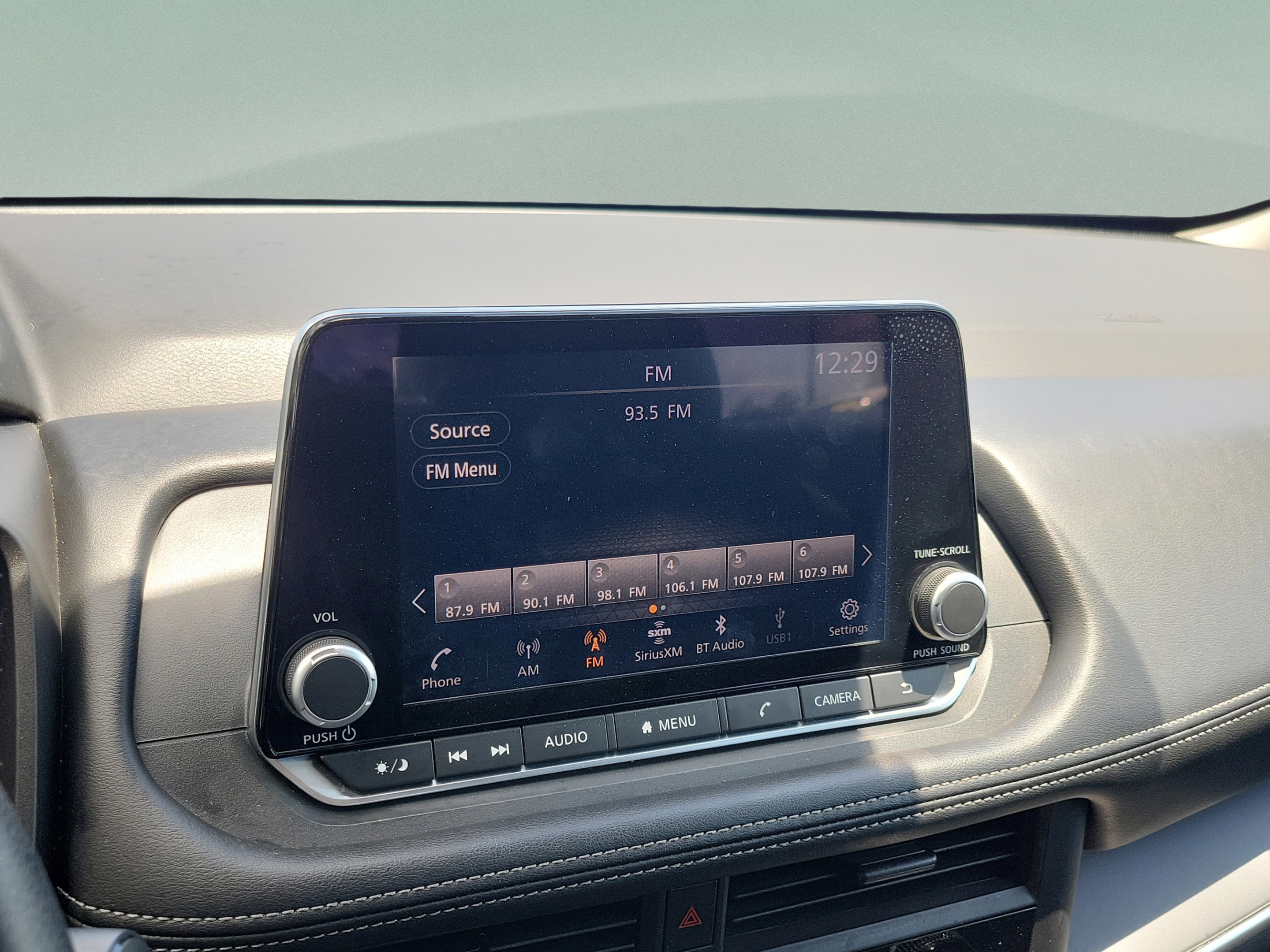 Used 2024 Nissan Rogue S AWD/4WD image 27