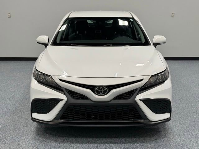 Used 2023 Toyota Camry SE FWD image 4