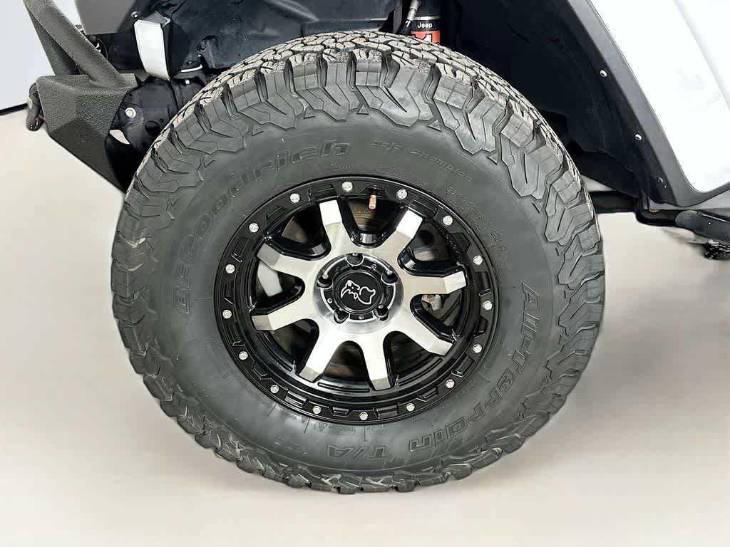 Used 2023 Jeep Gladiator Mojave w/ LED Lighting Group AWD/4WD image 8