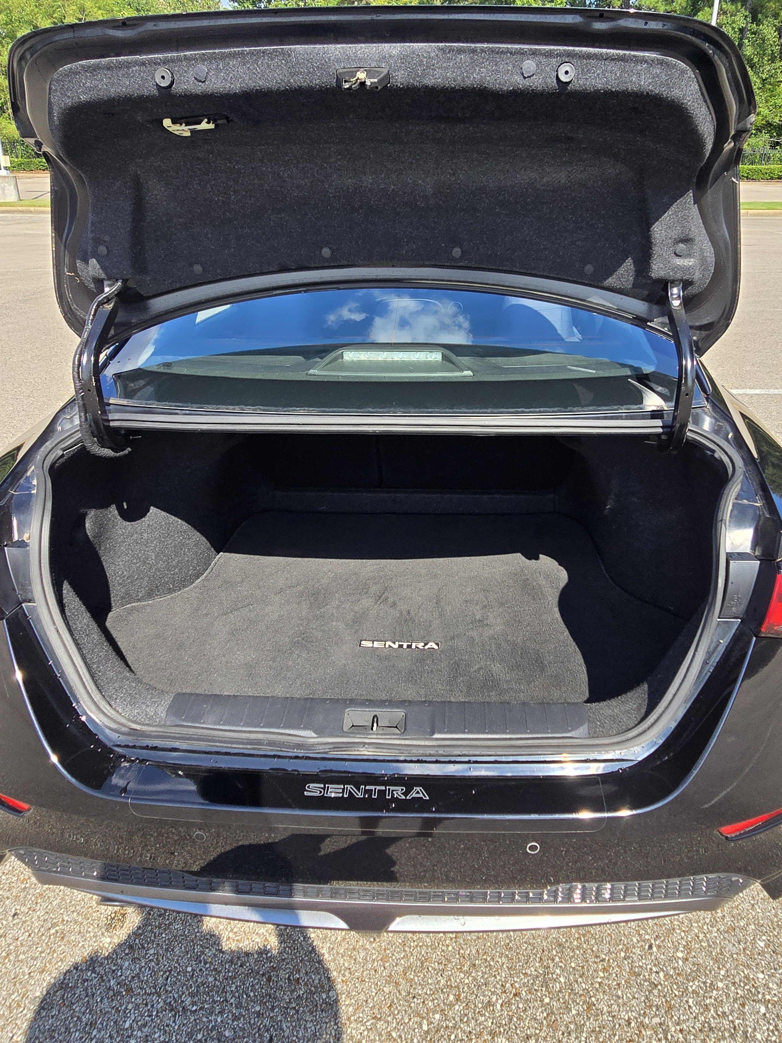 Used 2020 Nissan Sentra SR FWD image 13