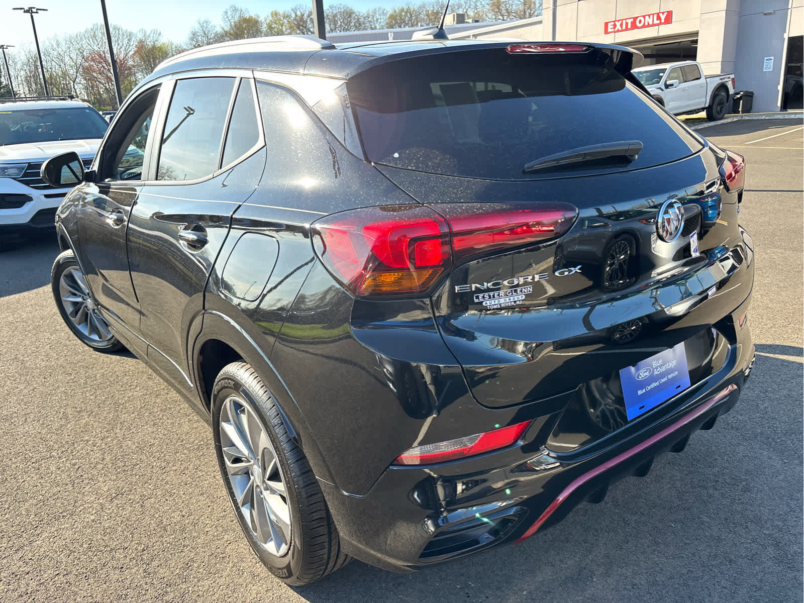 Used 2023 Buick Encore GX Select w/ Sport Touring Package image 3