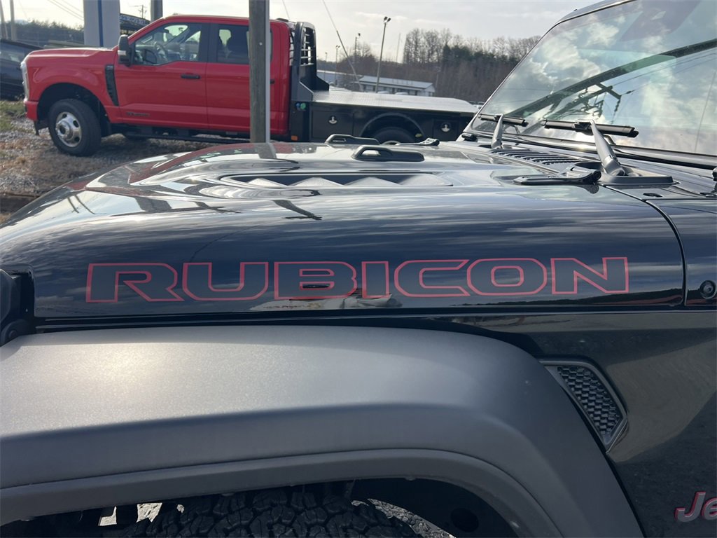 Used 2024 Jeep Wrangler Unlimited Rubicon w/ Technology Group image 9