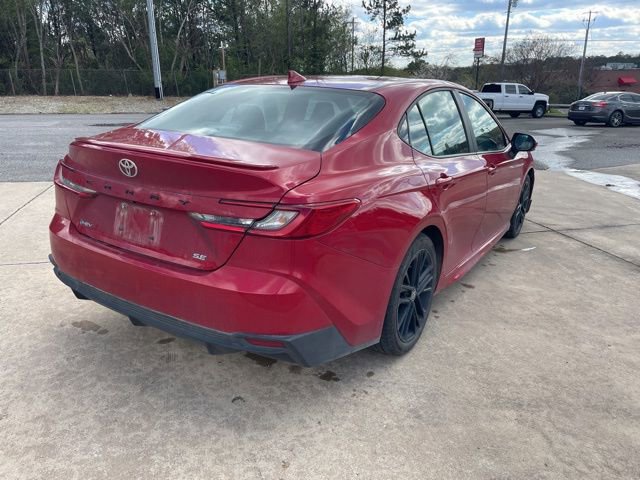 Used 2025 Toyota Camry SE image 4