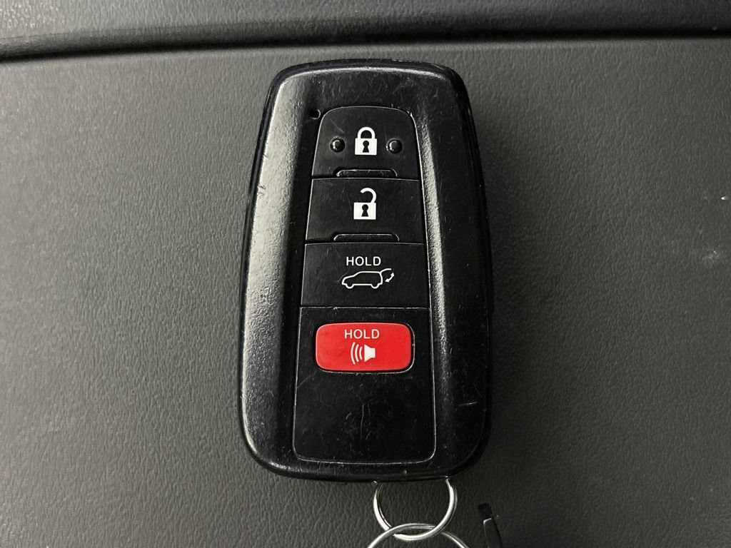 Used 2023 Toyota Highlander Limited AWD/4WD image 32