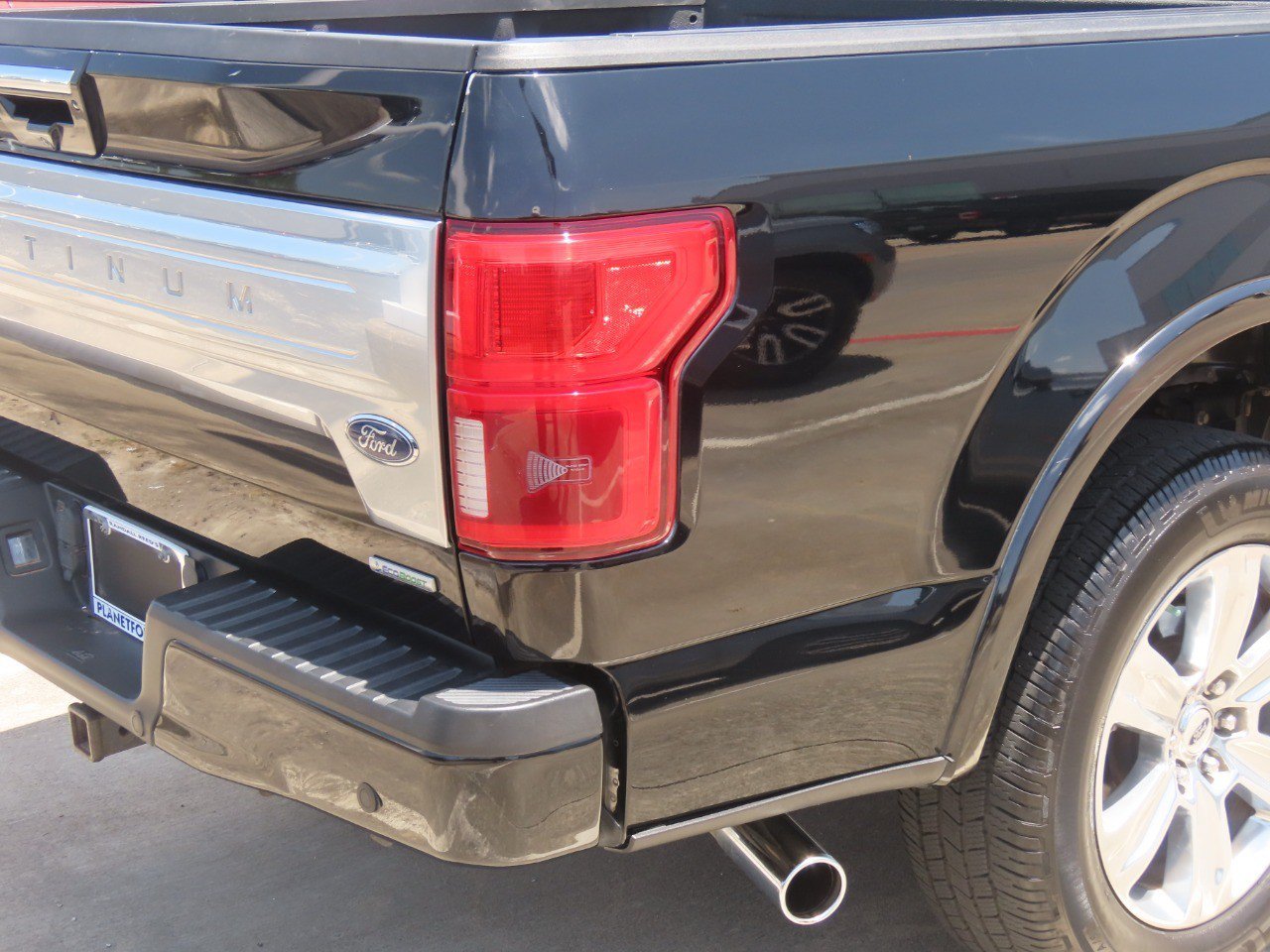 Certified 2018 Ford F150 Platinum w/ Equipment Group 701A Luxury RWD image 12