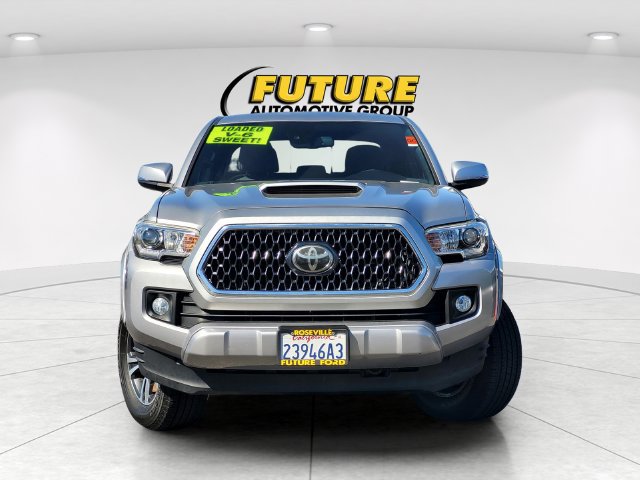 Used 2018 Toyota Tacoma TRD Sport RWD image 2