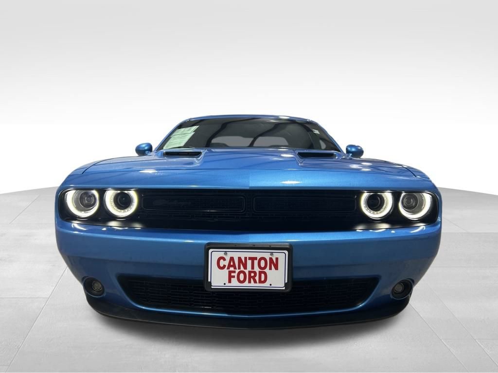 Used 2023 Dodge Challenger SXT w/ Blacktop Package image 8