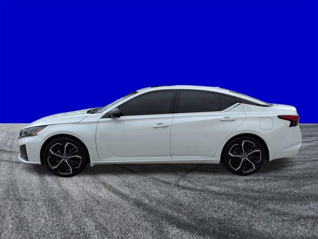 Used 2025 Nissan Altima 2.5 SR w/ SR Premium Package image 2