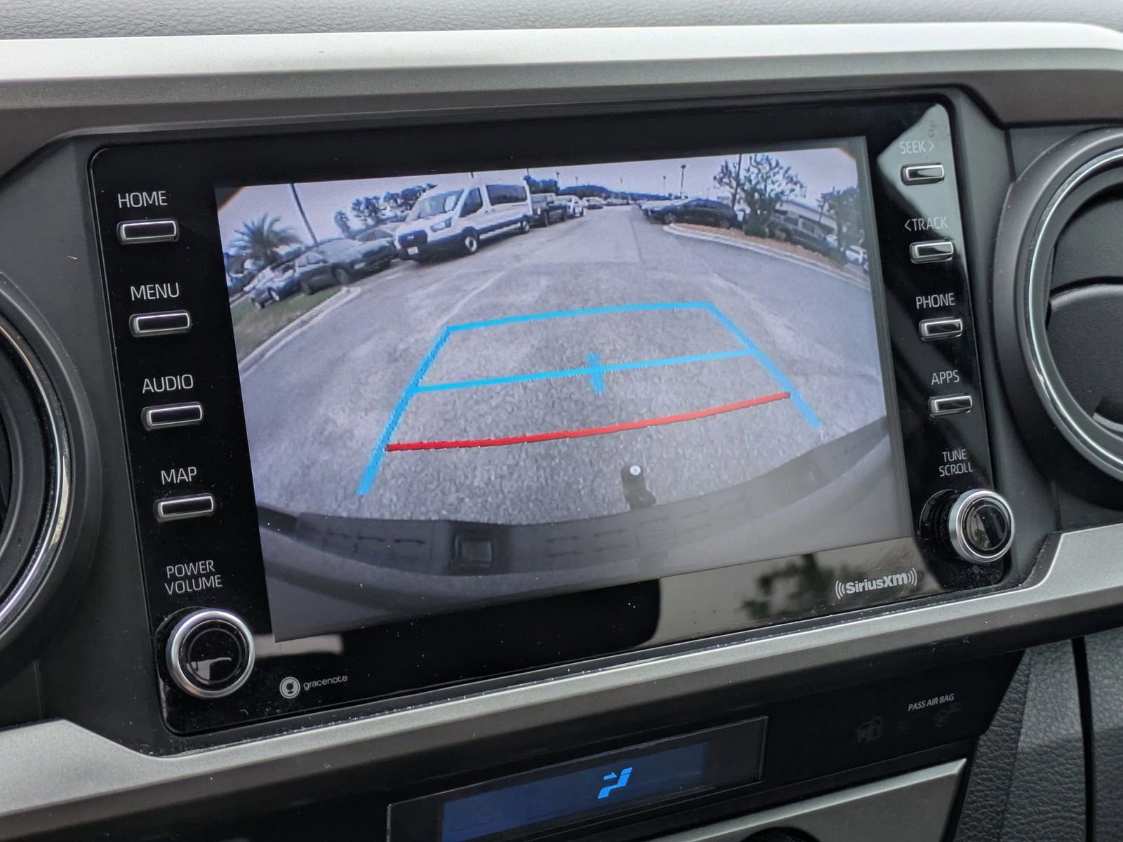 Used 2021 Toyota Tacoma SR5 AWD/4WD image 12