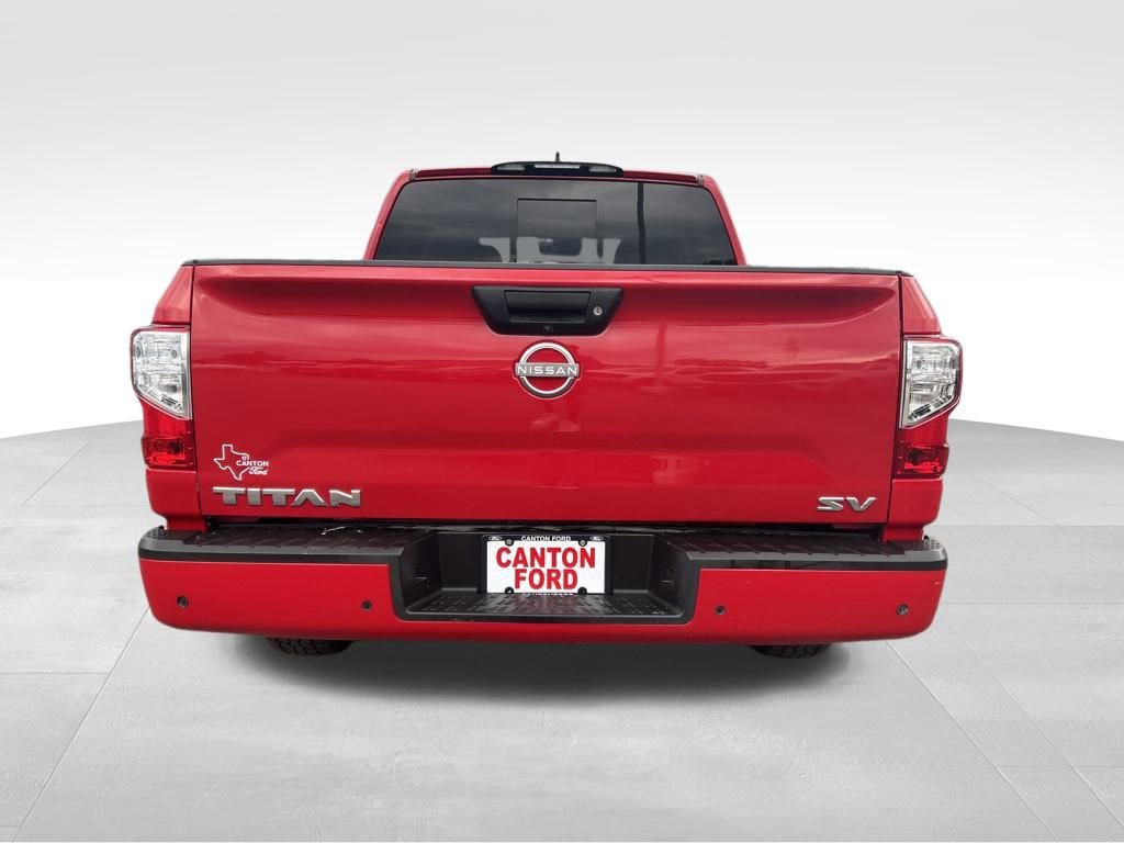 Used 2023 Nissan Titan SV image 4