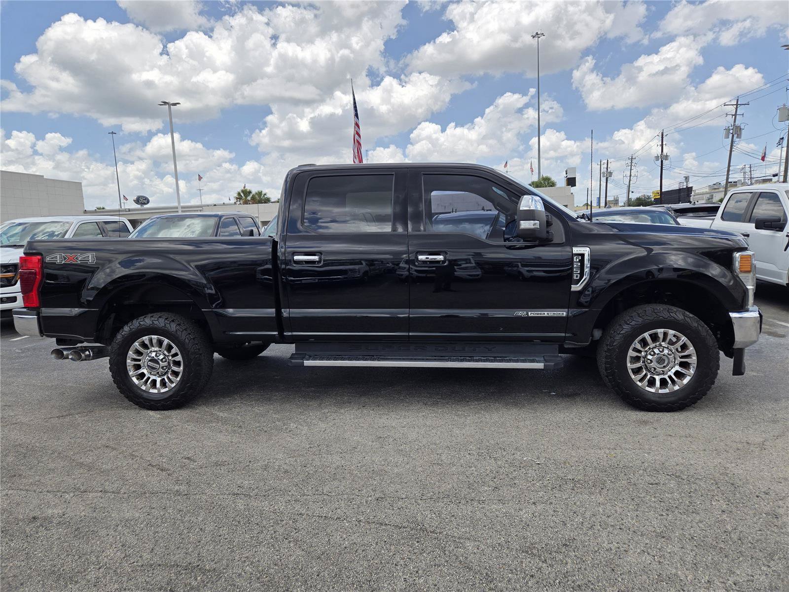 Certified 2022 Ford F250 Lariat w/ Lariat Ultimate Package AWD/4WD image 4