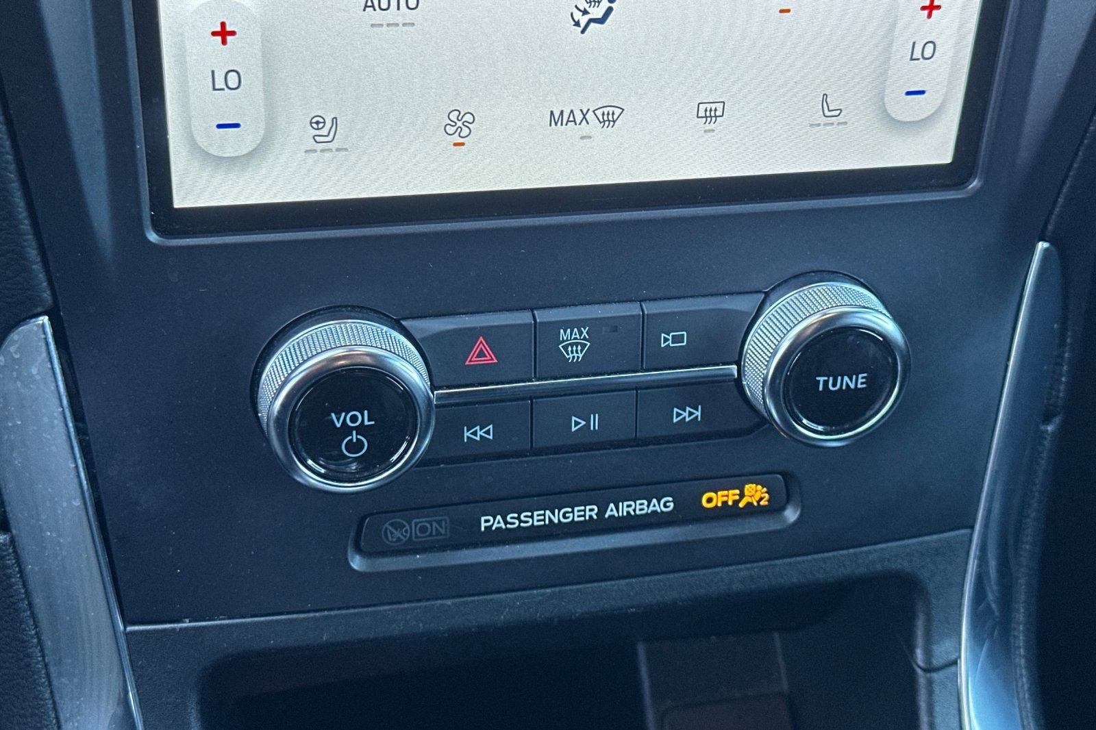 Certified 2024 Ford Edge Titanium image 22