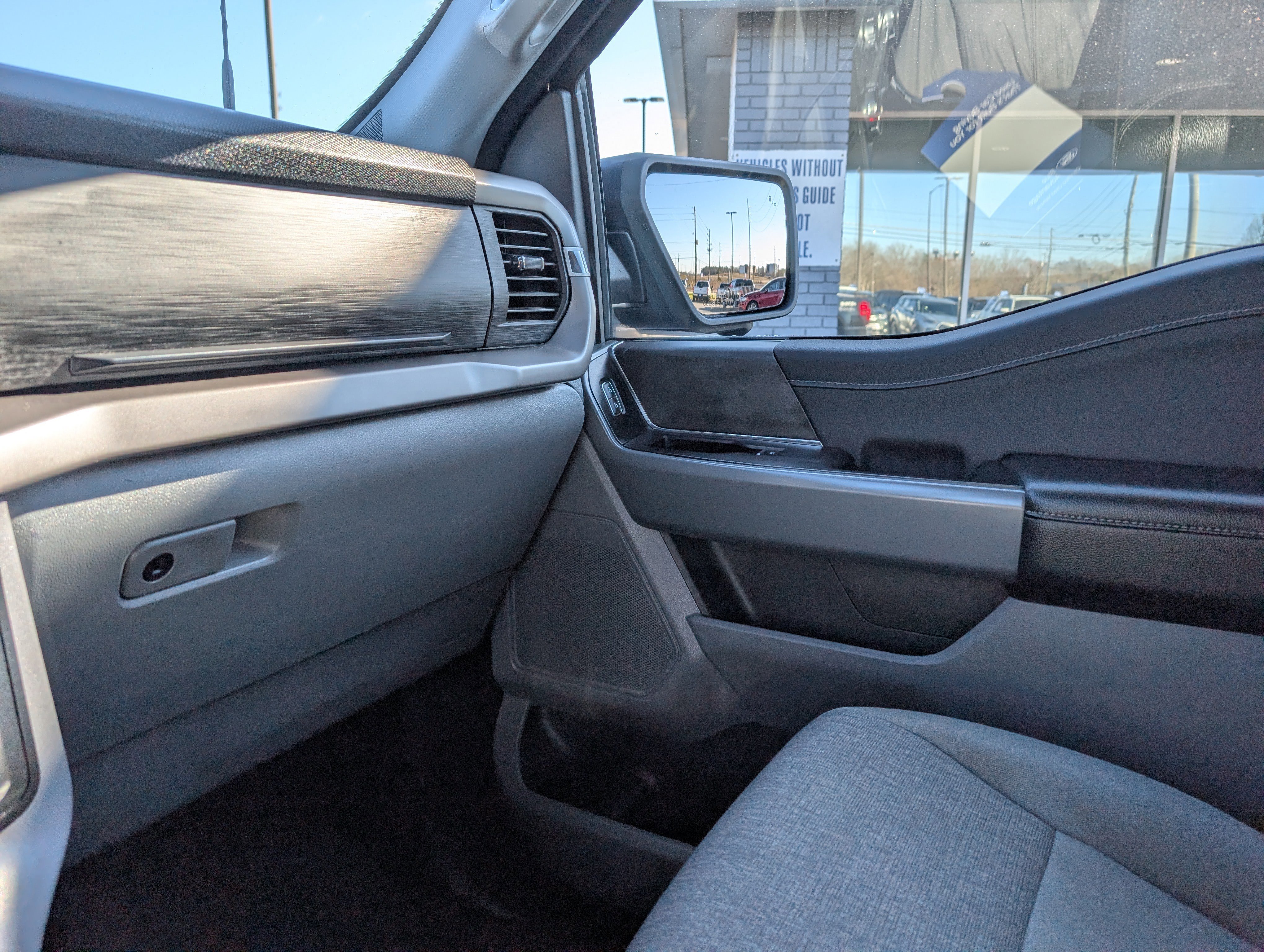 Certified 2024 Ford F150 XLT w/ Mobile Office Package image 30