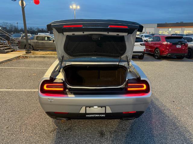 Used 2021 Dodge Challenger SXT w/ Plus Package image 9