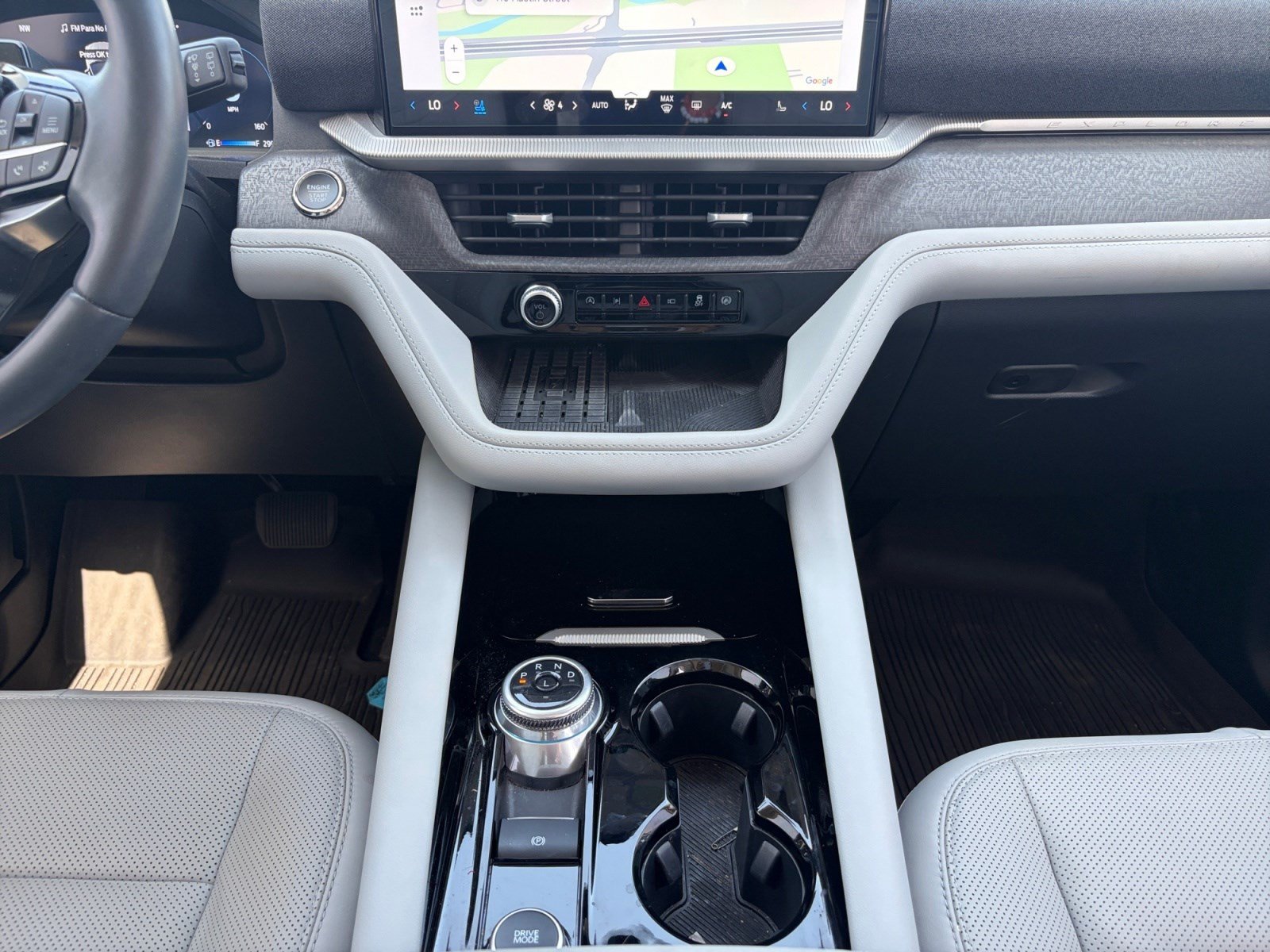 Certified 2025 Ford Explorer Platinum w/ LUX Leather Package AWD/4WD image 18