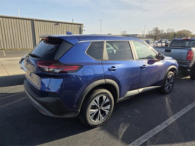 Used 2023 Nissan Rogue SV image 4