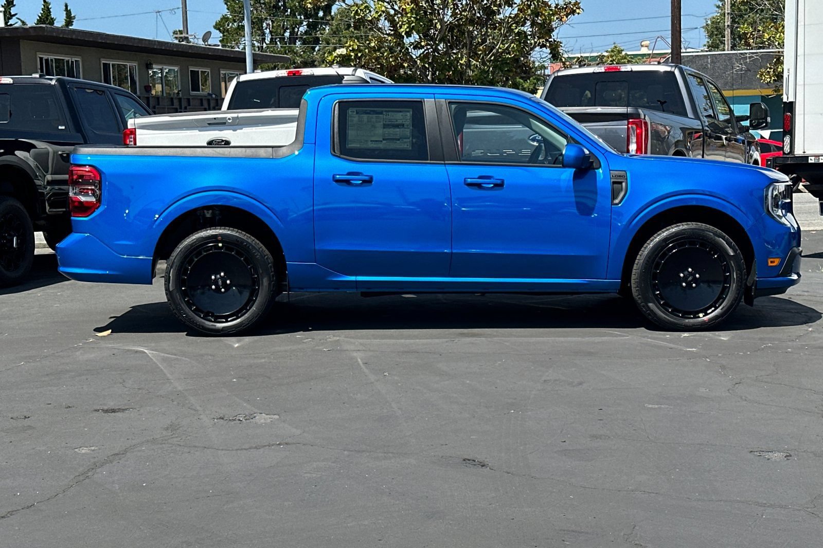 Certified 2025 Ford Maverick Lobo AWD/4WD image 3