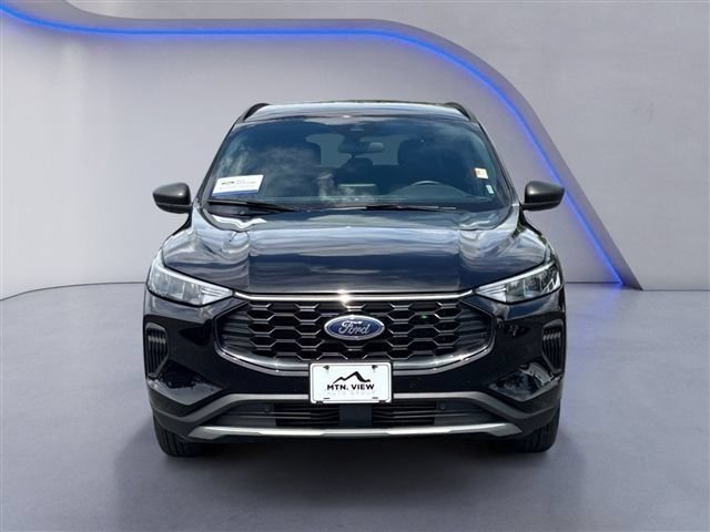 Certified 2025 Ford Escape ST-Line AWD/4WD image 12