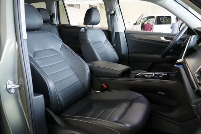 Used 2025 Volkswagen Atlas SEL AWD/4WD image 25