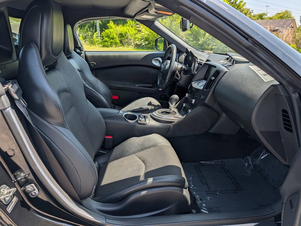 Used 2019 Nissan 370Z Touring RWD image 21