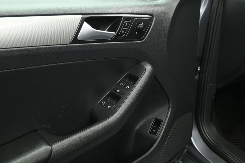 Used 2017 Volkswagen Jetta S FWD image 8