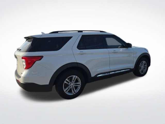 Certified 2021 Ford Explorer XLT w/ Equipment Group 202A AWD/4WD image 3