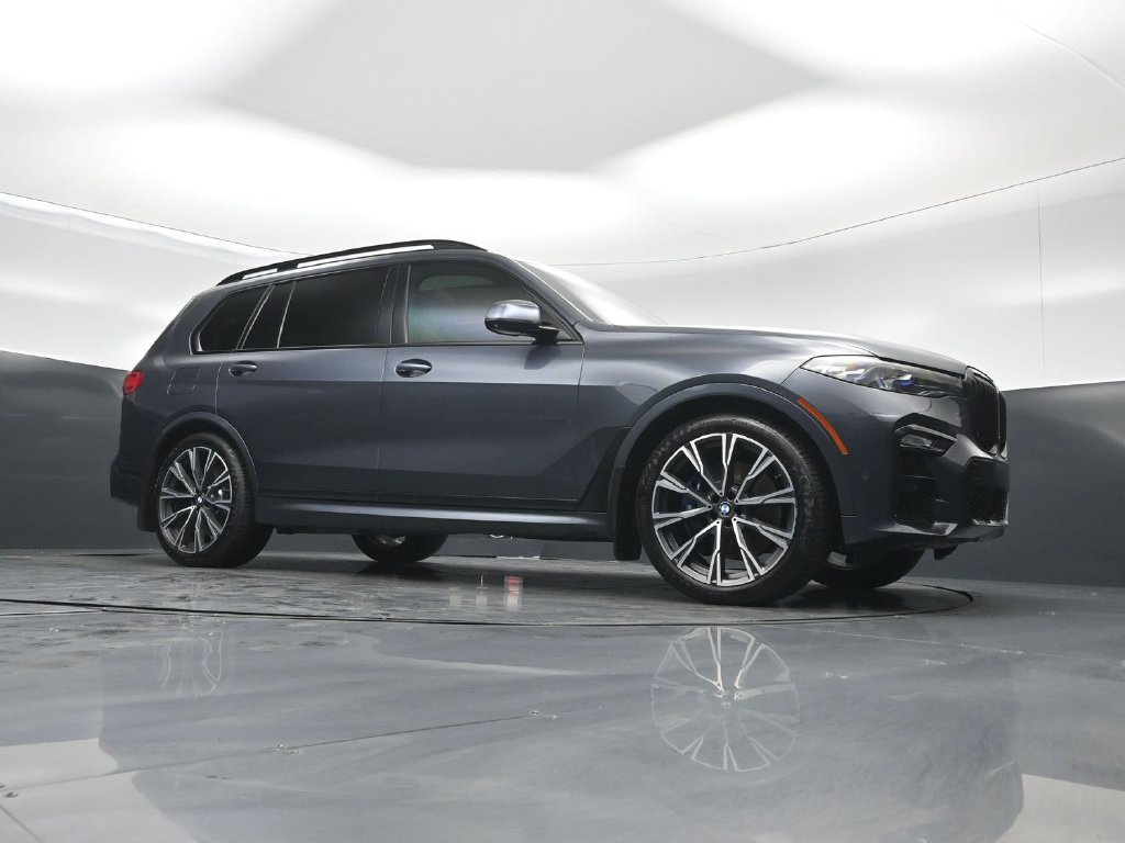 Used 2020 BMW X7 M50i w/ Dynamic Handling Package AWD/4WD image 3