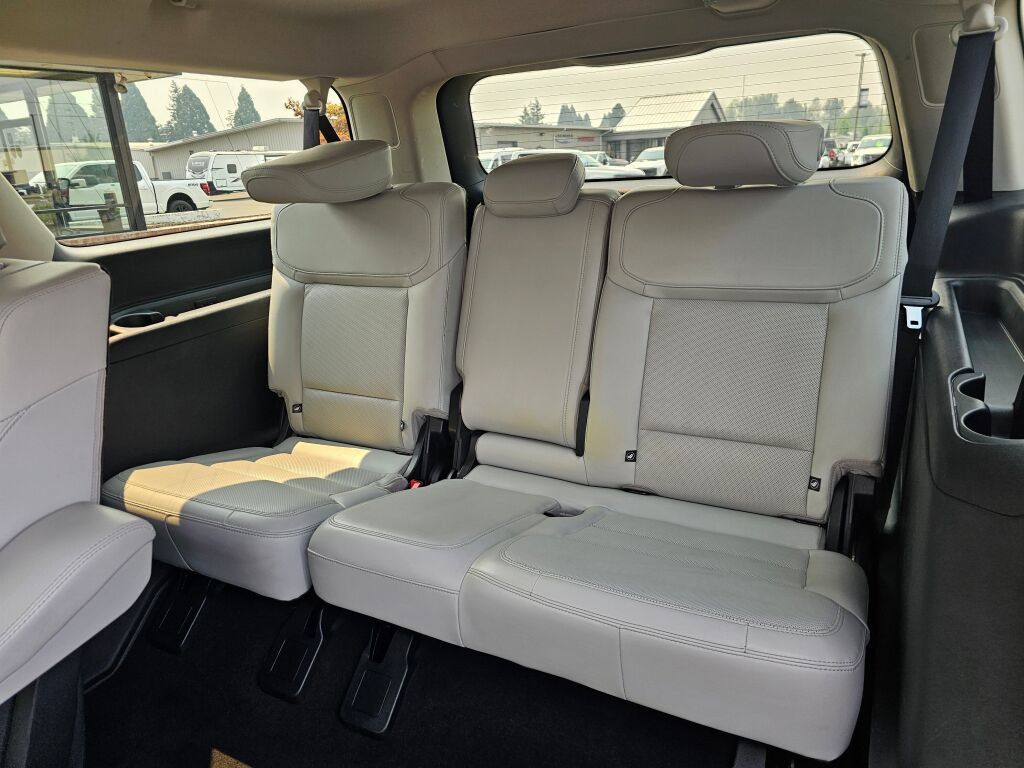 Certified 2025 Ford Expedition Max Platinum w/ Driver's Package AWD/4WD image 21