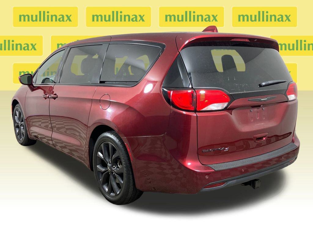 Used 2020 Chrysler Pacifica Touring w/ S Appearance Package image 3