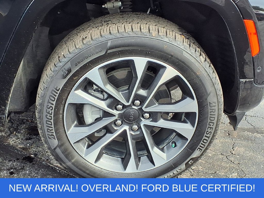 Used 2023 Jeep Grand Cherokee Overland w/ Luxury Tech Group IV AWD/4WD image 31