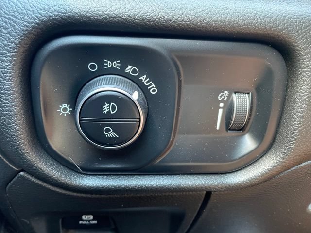 Used 2020 RAM 1500 Big Horn AWD/4WD image 14