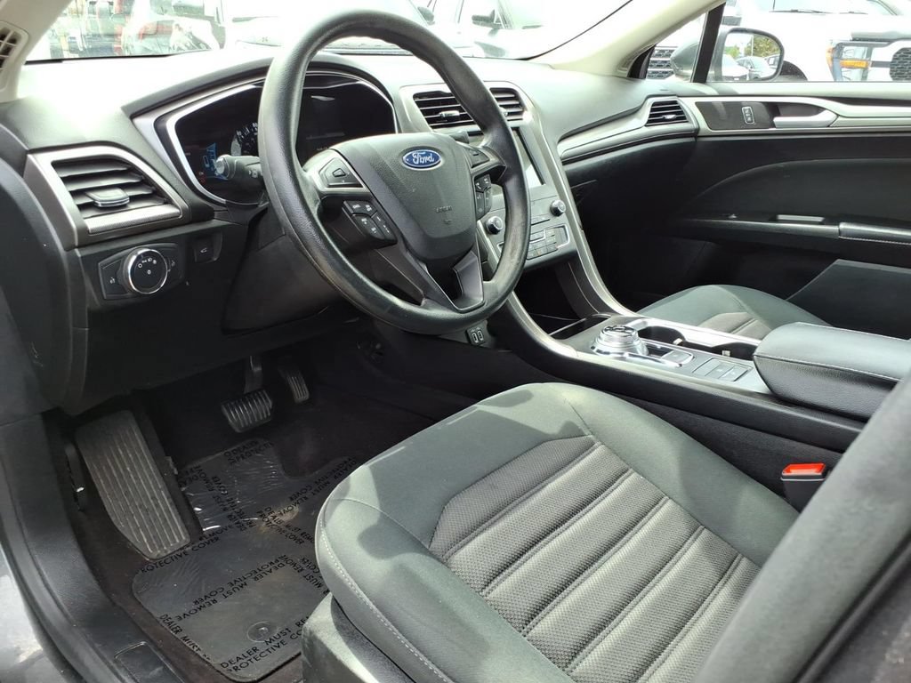 Certified 2019 Ford Fusion SE FWD image 10