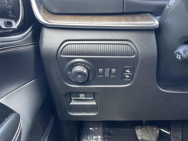 Used 2024 Jeep Grand Wagoneer L 4WD image 16