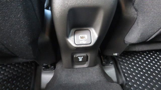 Used 2022 Jeep Renegade Trailhawk image 16