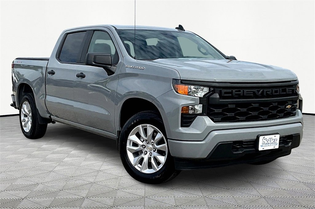 Used 2024 Chevrolet Silverado 1500 Custom image 5