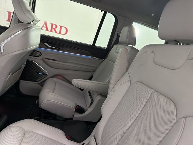 Used 2021 Jeep Grand Cherokee L Overland w/ Luxury Tech Group IV image 13