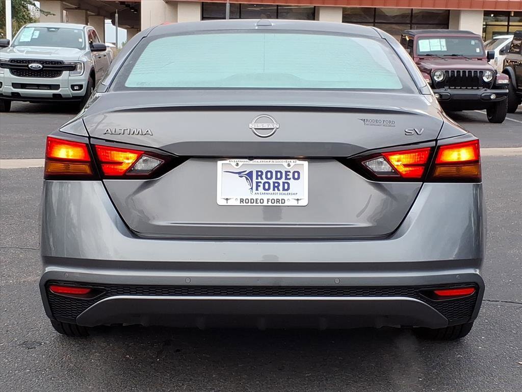 Used 2024 Nissan Altima 2.5 SV image 4