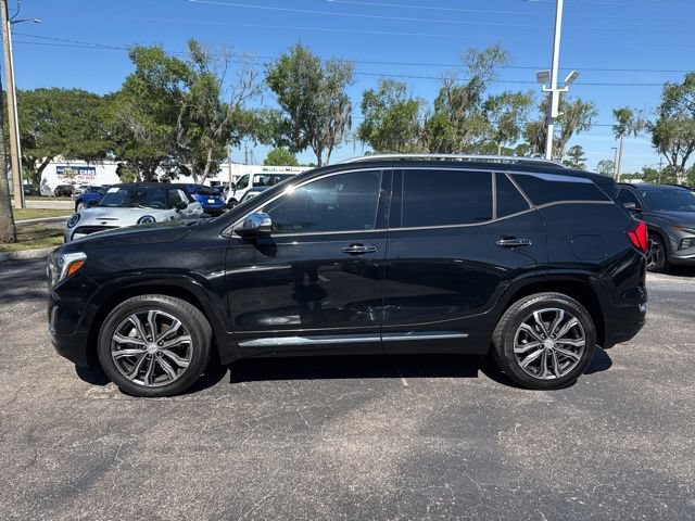 Used 2020 GMC Terrain Denali w/ Denali Premium Package FWD image 9