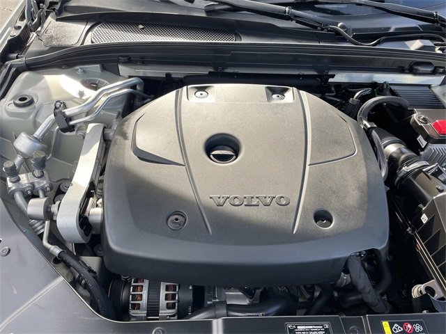 Used 2020 Volvo S60 T5 Momentum w/ Premium Package image 37