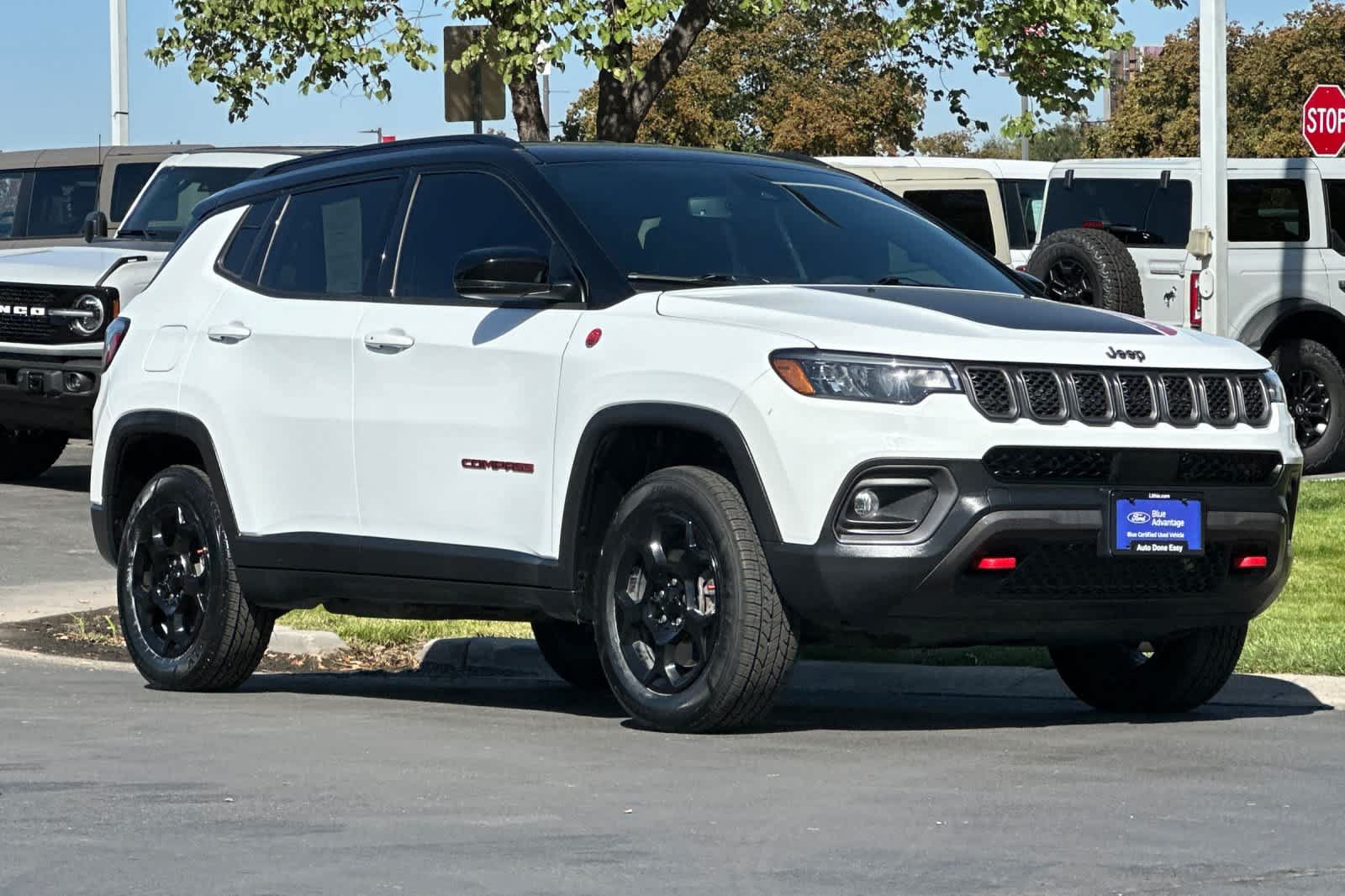 Used 2023 Jeep Compass Trailhawk AWD/4WD image 9