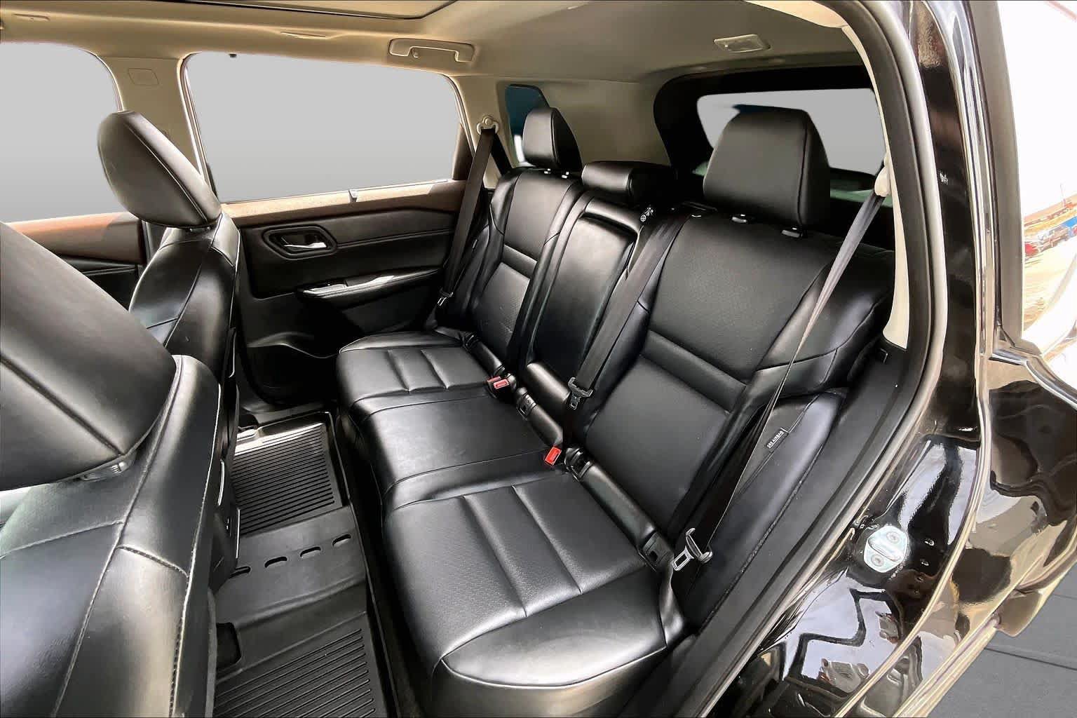 Used 2023 Nissan Rogue SV w/ SV Premium B Package FWD image 20