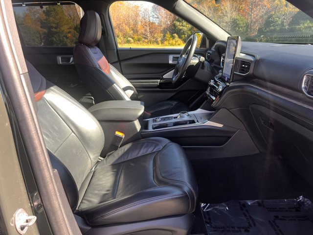Certified 2022 Ford Explorer Platinum w/ Equipment Group 601A image 37