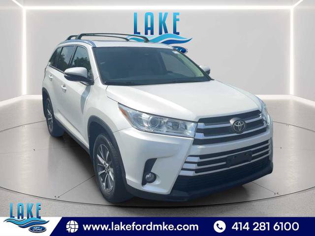 Used 2019 Toyota Highlander XLE AWD/4WD image 3