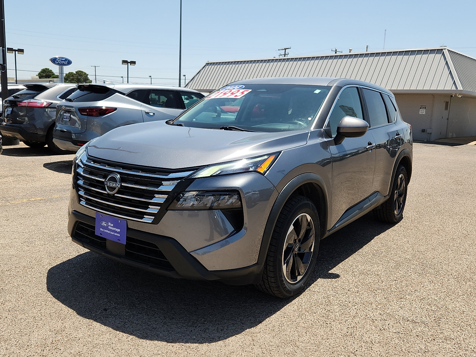 Used 2024 Nissan Rogue SV FWD image 3