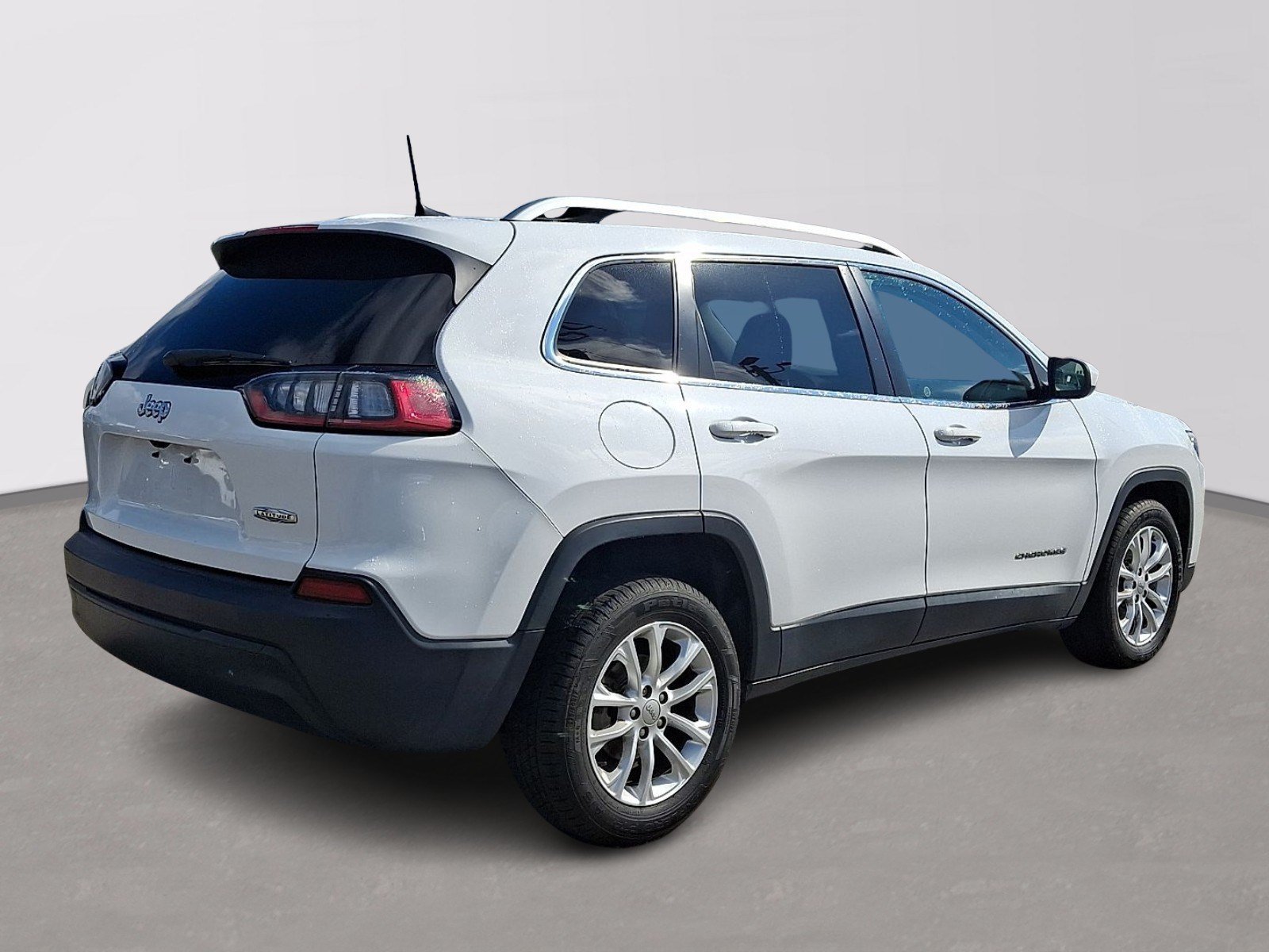 Used 2019 Jeep Cherokee Latitude w/ Popular Appearance Group FWD image 6