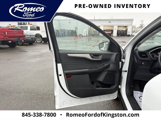 Certified 2022 Ford Escape SE w/ Cold Weather Package AWD/4WD image 10