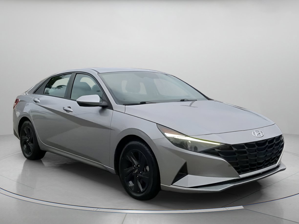 Used 2023 Hyundai Elantra SEL w/ Cargo Package image 27